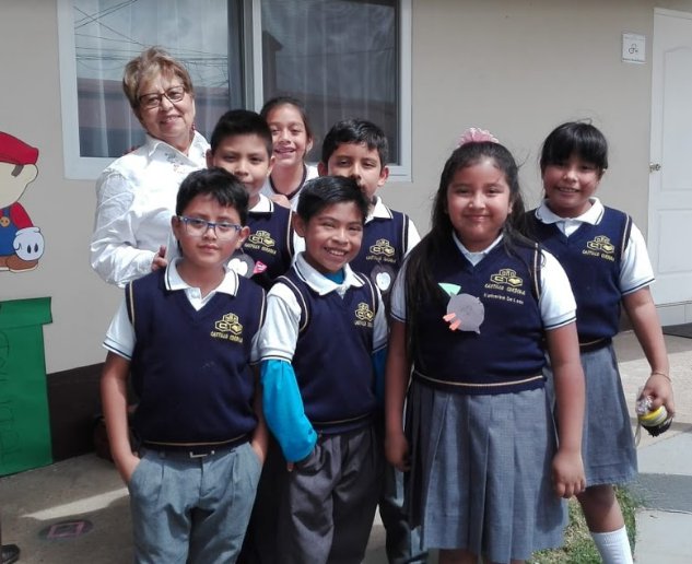 Exalumnos de Juegos y Juguetes Llano Alto becados en Castillo Cordova